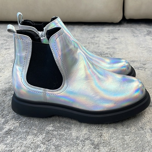 New DV Dolce Vita Cole Ankle Boots Iridescent Metallic Moon Boots Sz 4 - Picture 5 of 15